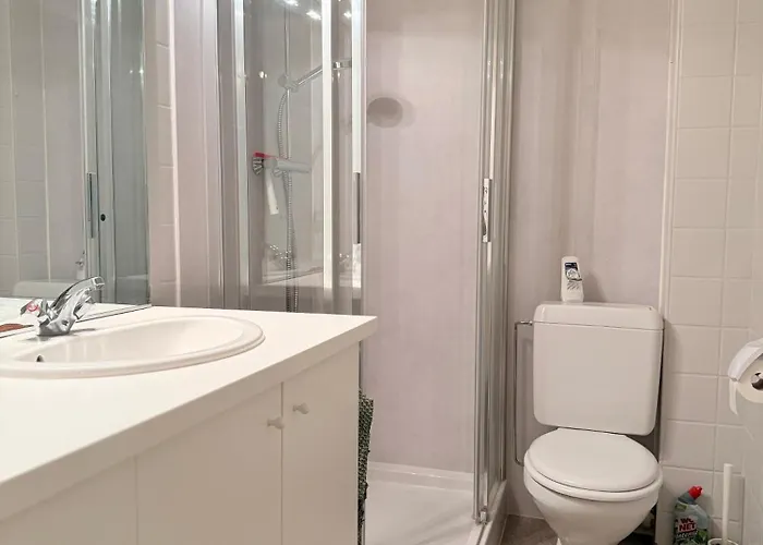 Apartment Wimbledon 0202 *